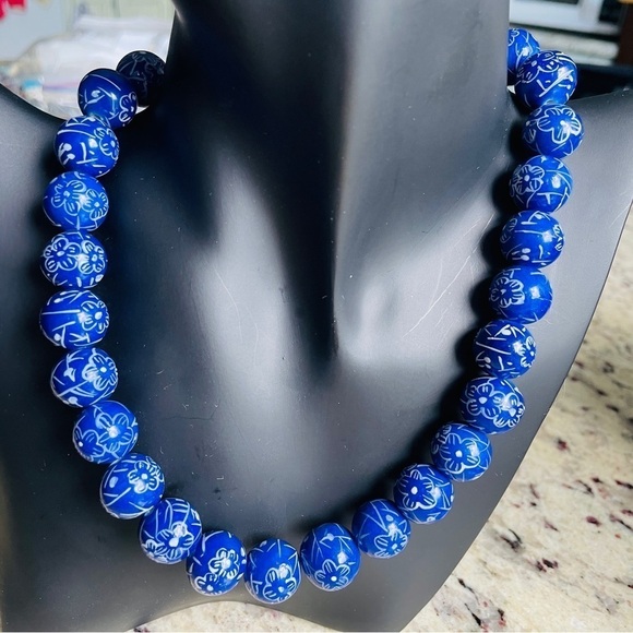 14K Gold Emerald Clasp Pearl Blue Floral Porcelain Bead Bracelet & Neckl…